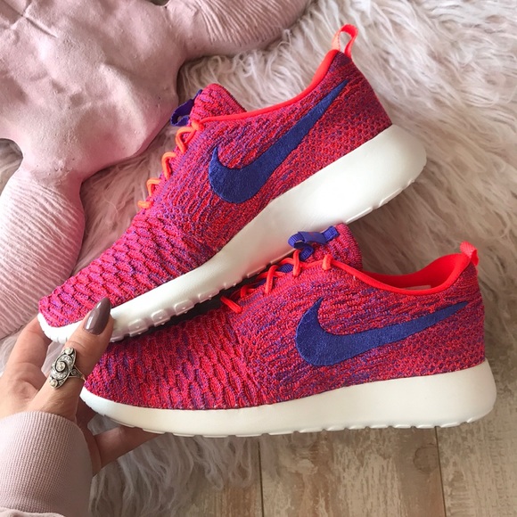 NWT Nike Roshe One Flyknit - Picture 5 of 8
